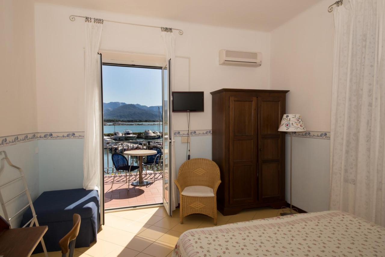 Hotel Sette Archi Bocca di Magra Buitenkant foto
