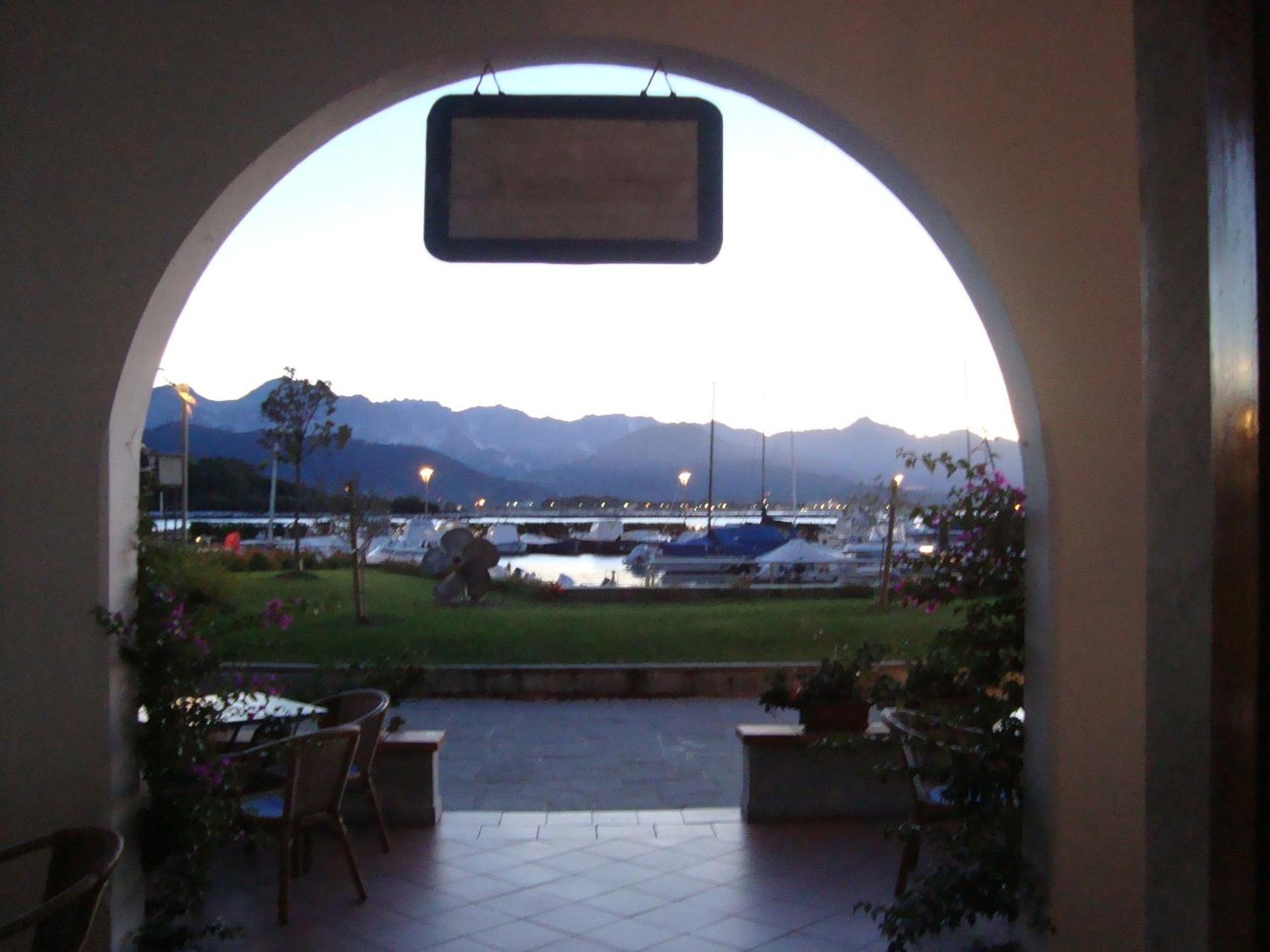 Hotel Sette Archi Bocca di Magra Buitenkant foto