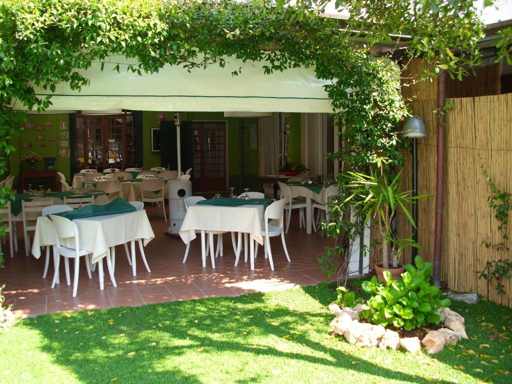 Hotel Sette Archi Bocca di Magra Buitenkant foto