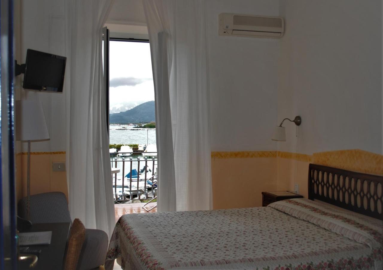 Hotel Sette Archi Bocca di Magra Buitenkant foto