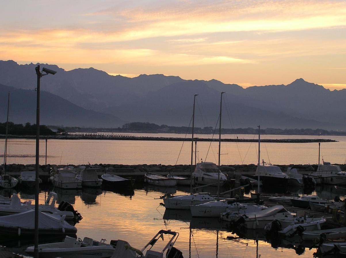 Hotel Sette Archi Bocca di Magra Buitenkant foto